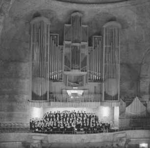 Dresden. Kreuzkirche, Inneres, Orgel mit Kreuzchor
