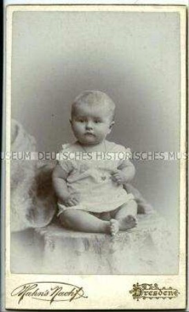 Sitzender Säugling, Carte de Visite