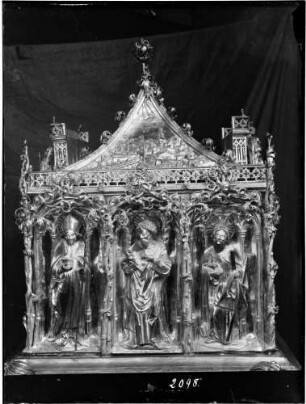 Breisach Sankt Stephansmünster Schmale Seite des Reliquienschrein des Heiligen Gervasius und Protasius vom Meister Peter Berlin aus Wimpfen (um 1496)