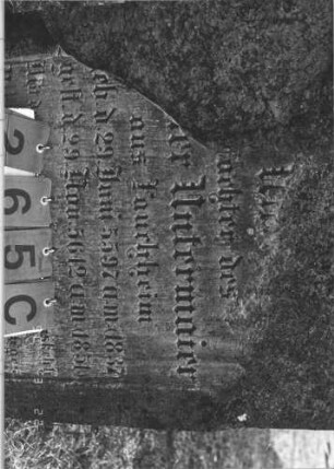 Grabstein 265 (Index: 100009253) Zustand: Rückseite: zum Teil abgebröckelt Maße HxBxT: 108x69x9 cm: Grabstein 265C