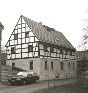 Wilsdruff-Herzogswalde. Am Bach 12. Wohnhaus (Alte Schule; 1780). Straßenansicht