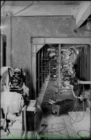 Montage der Ionenaustauscheranlage im Forschungsreaktor 2 (FR 2)