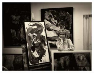 SABINE SACHS IN IHREM ATELIER