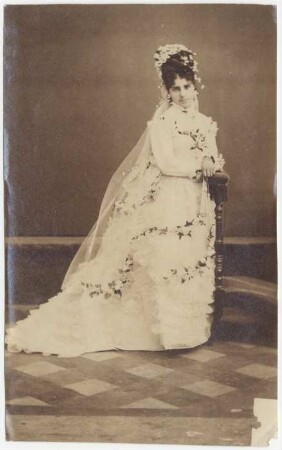 Frau spanischer Herkunft im Brautkleid, La Paz