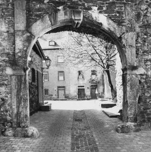 Schloß Schadeck; Runkel, Schloßstraße 30, Schloßstraße 34, Schloßstraße 32, Schloßstraße