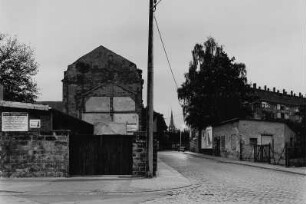 Konkordienstraße von der Kreuzung Moritzburger Straße Richtung Gehestraße gesehen, im Hintergrund die Petrikirche