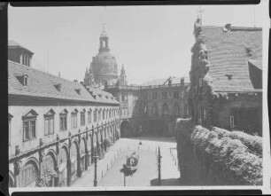 Stallhof mit Kanzlei und Georgentor