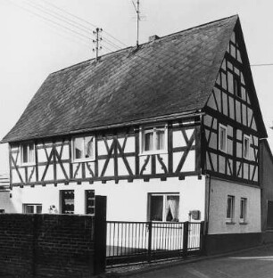 Beselich, Runkeler Straße 11
