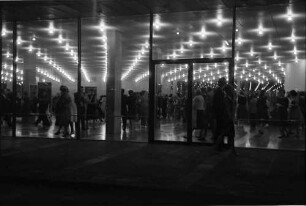 Mannheim: Nationaltheater; Foyer während der Pause