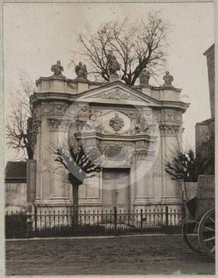 Südfassade der Gruft von Pannwitz in Gäbersdorf