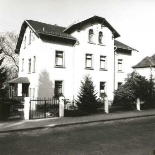 Cossebaude-Niederwartha, Friedrich-August-Straße 39. Wohnhaus (1895)