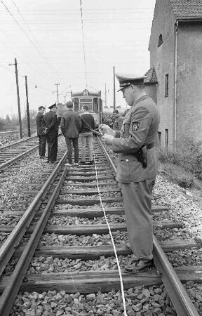 Rammung eines Tanklastzugs durch einen Gliedertriebwagen der AVG am Seehof bei Ettlingen.