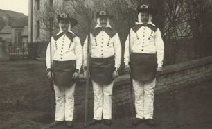 Hüttenleute in Paradeuniform. Erzbergbau, Freiberger Revier