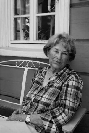 Anneliese Schulz (*1934) in Taubenheim; Schriftstellerin