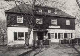 Netzschkau, Schullandheim : Netzschkau. Schullandheim "Schönsicht" (um 1930), Schönsichtweg. Eingangsseite