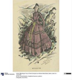 Frau in Kleid Georgine von Moden Alfred-Marie, Berlin