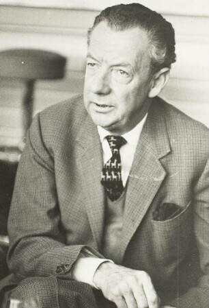 Porträt Benjamin Britten : Porträt des Komponisten Benjamin Britten (1913-1976). Fotografie von Evelyn Richter, wohl anläßlich eines Konzertes mit Peter Pears 1968 in Leipzig