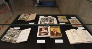 Ausstellung "Zeitgeist im Oktavformat. Illustrierte Magazine der 20er Jahre". 14.09.2013-19.11.2913. Vitrine "Das Jüdische Magazin"