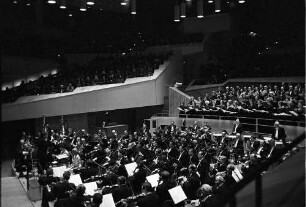 Berlin: Philharmonie; Orchester (Berliner Philharmoniker)