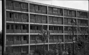 Bonn: Bundeshaus, Straßenseite, Fensterreihe