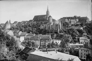 Bautzen. Blick auf die Stadt mit Petrikirche und Nikolaikirchenruine von Norden