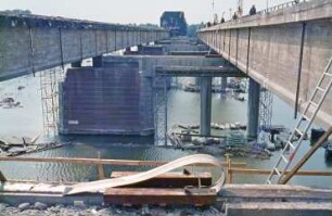 Umbau der Wintersdorfer Brücke bei Staustufe Iffezheim/Rhein