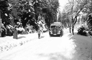 Oberried: Postbus auf Oberrieder Straße