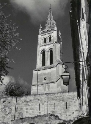 Gothischer Glockenturm in St. Emilion