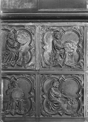 Sockelrelief: Szenen aus der Genesis