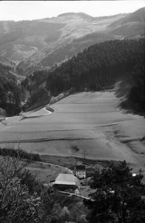 Höllental von einer Straße oberhalb Buchenbachs aus
