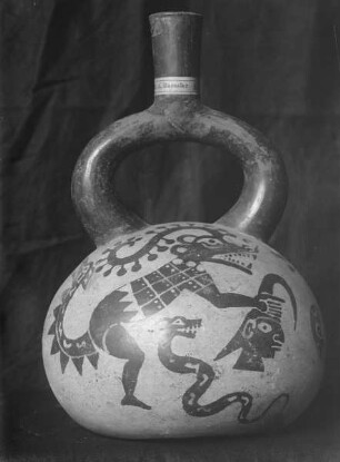 Hirschschlangendämon mit Trophäenkopf