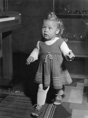 Kinderbilder. Kleines Mädchen