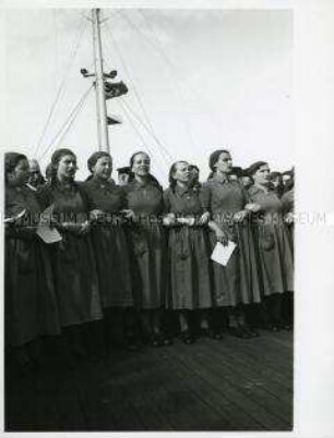 Arbeitsmaiden auf dem KDF-Schiff "Wilhelm Gustloff"