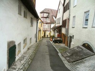 Stadtbild-Am Bergle-Gebäudebestand nach Westen mit giebelständigen Häusern (mit Kellereingängen) im Norden