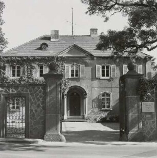 Markkleeberg-Oetzsch, Westphalsches Haus, Heimatmuseum und Galerie, Toranlage und Straßenfront