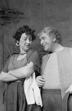 Szenenbilder aus "Bolero" von E. Schmidt, Metropol-Theater 1952