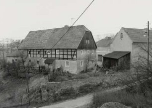 Medingen, Ehemaliger Dreiseithof : Medingen (Kreis Kamenz), ehemaliger Dreiseithof, Dorfstraße 34/Ecke Amseltal, 18. Jahrhundert, um 1850, Blick über Amseltal