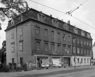 Doppelwohnhaus mit ehemaligen Läden und Gaststätte : Dresden-Pieschen, Leipziger Straße 83/85. Doppelwohnhaus mit ehemaligen Läden und Gaststätte