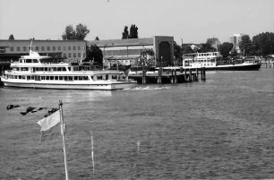 Friedrichshafen: DB Schiff am und im Hafen