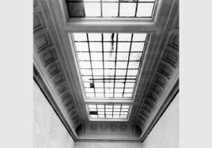 Blick auf die Decke des Gobelin-Saals im Bode-Museum