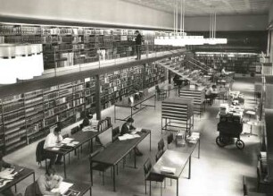 Berlin-Mitte. Deutsche Staatsbibliothek Unter den Linden. Lesesaal für Gesellschaftswissenschaften