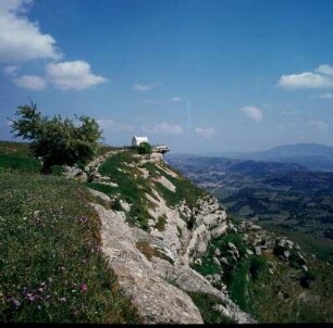 Kreta, Rhizénia. Einödskirche Agia Panteleimon. Plateau (Akropolis) von Rhizénia
