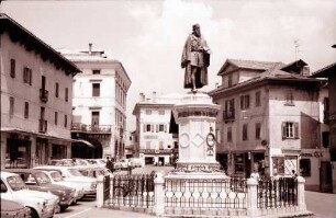 Pieve di Cadore: Tizian Denkmal auf dem Marktplatz