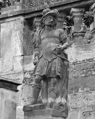 Villa Concordia & Ehemaliger Palast des Hofrats Johann Ignaz Tobias Böttinger & Wasserschloss Concordia — Statue