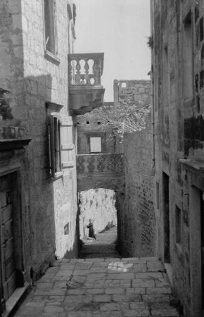 Gasse : Gasse in der Altstadt von Hvar.