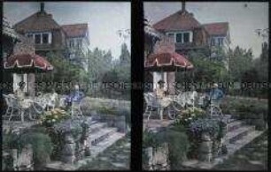 Auf der Terrasse eines Wohnhauses in Auerbach