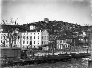 Blick auf Izmit : Blick auf Izmit vom Dach eines Eisenbahnwagons aus.