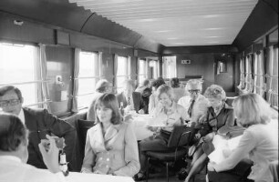 Karlsruhe: Pressekonferenz im Salonwagen DB D501 Karlsruhe-Freiburg, Lufthansa