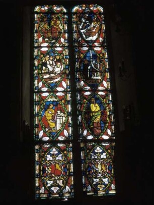 Glasfenster mit verschiedenen Szenen aus dem Alten und Neuen Testament
