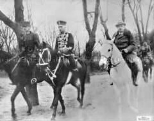 Ottokar Czernin, August von Mackensen und Richard von Kühlmann bei einem Ausritt